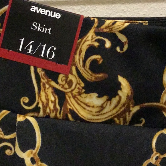 Skirt - Picture 5 of 7